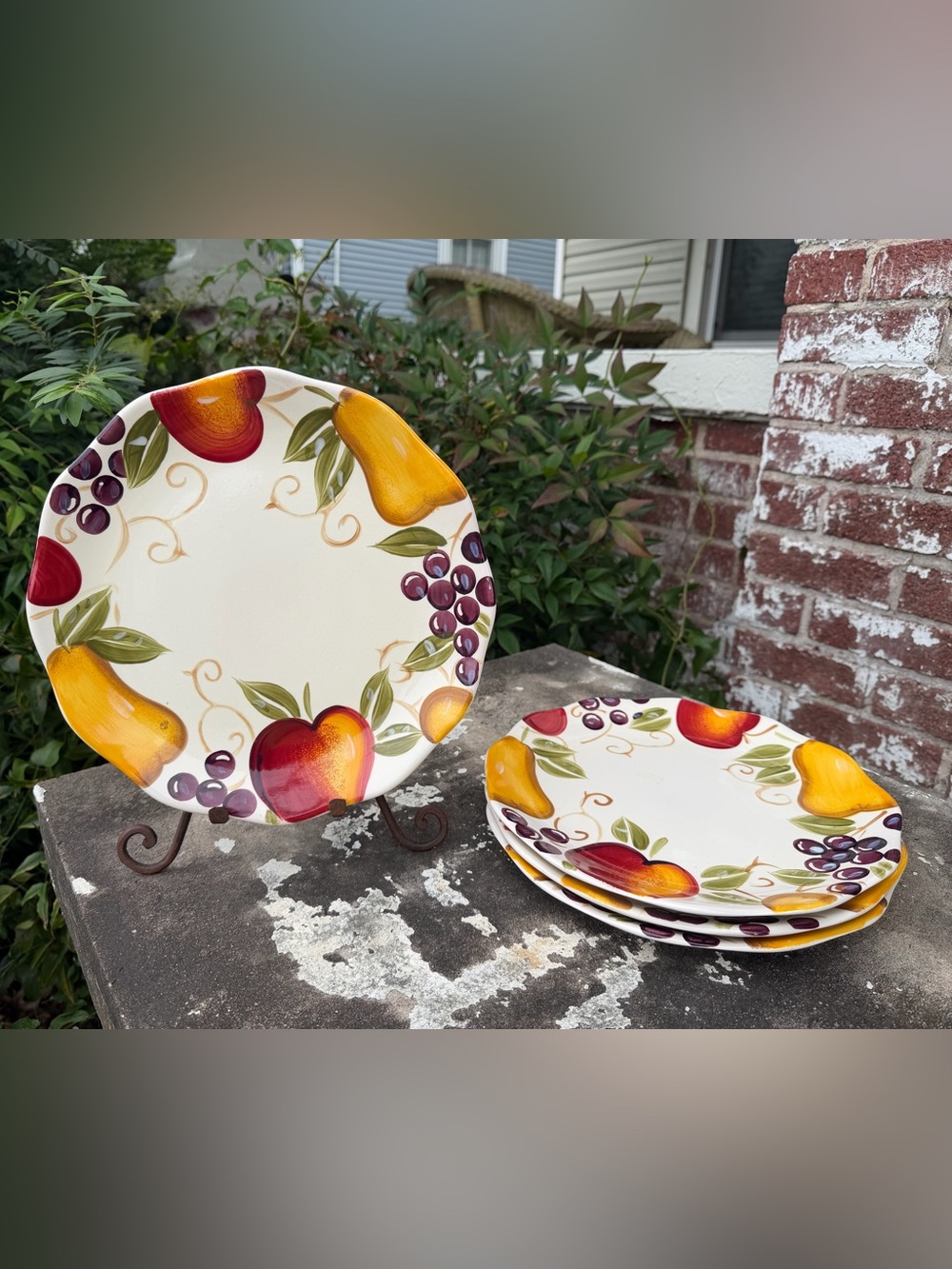 Better Homes and Gardens BELLA FRUIT Scalloped Stoneware 11” Dinner Plates Set 4